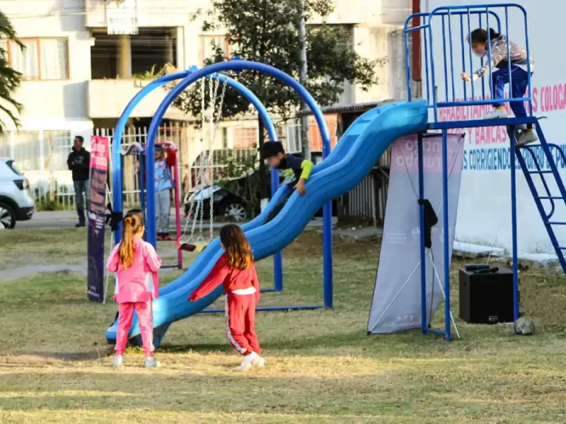 Comités de participación ciudadana del municipio de Puebla reciben equipamiento urbano