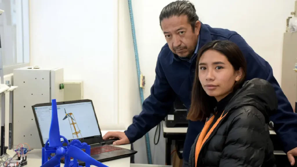 Desarrollan torre eólica con sistema de engranes para sustituir automotores en el sector agropecuario