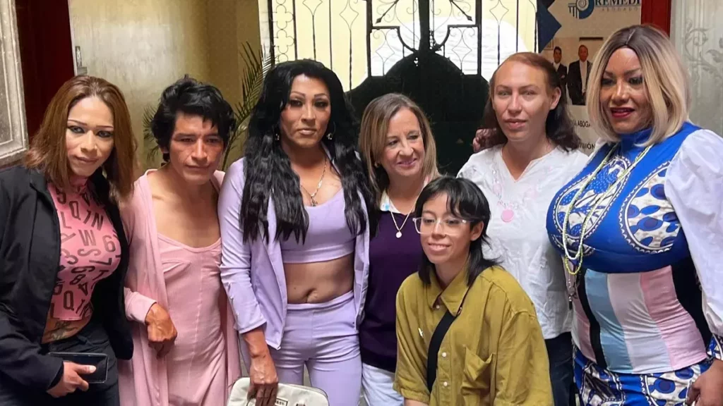 SEP niega cambio de identidad en documentos de la comunidad trans en Puebla