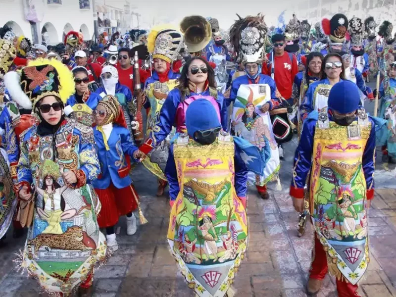 Con gran ambiente familiar y saldo blanco concluye el primer día del Carnaval de Huejotzingo 2023