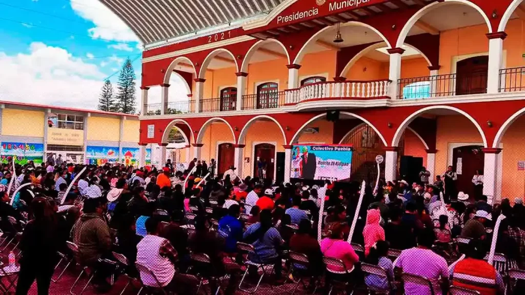 Con 19 asambleas jóvenes confirman apoyo a Claudia Sheinbaum en Puebla