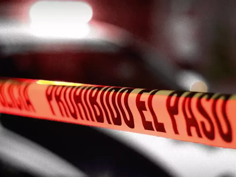 Chocó con un tráiler y murió prensada en la autopista México-Puebla.