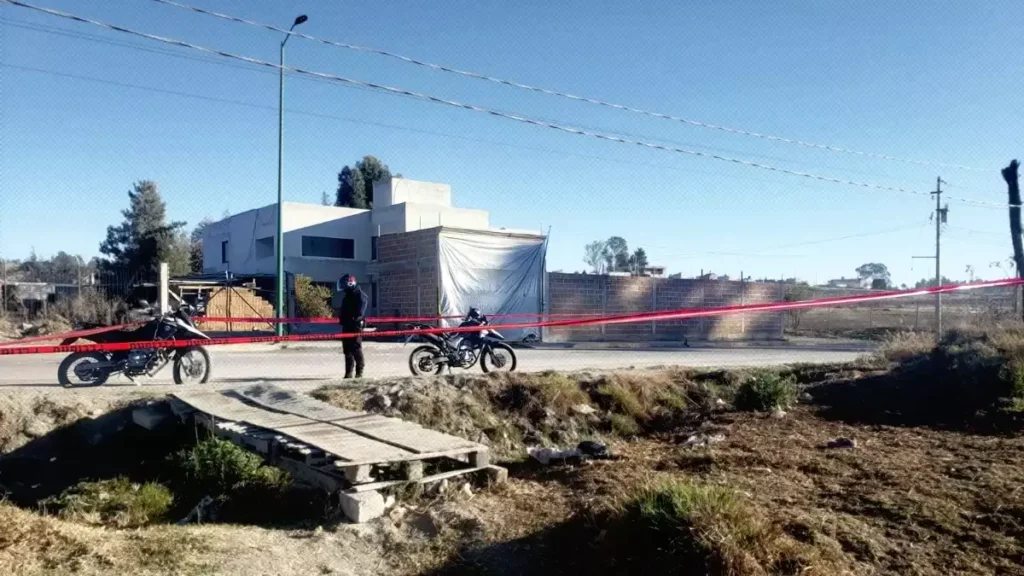 Borracho murió al caer en un canal de agua en Texmelucan