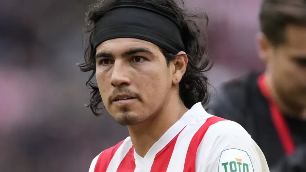 Erick Gutiérrez fue titular en la eliminación del PSV en la Europa League.