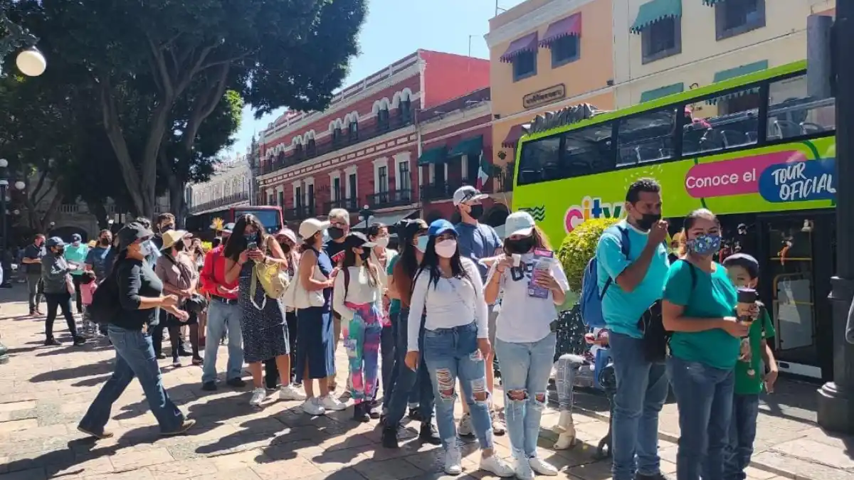 Ayuntamiento de Puebla reconoce labor de los guías de turismo
