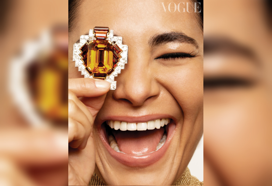 Mabel Cadena brilla en la portada de Vogue con las joyas de María Félix.
