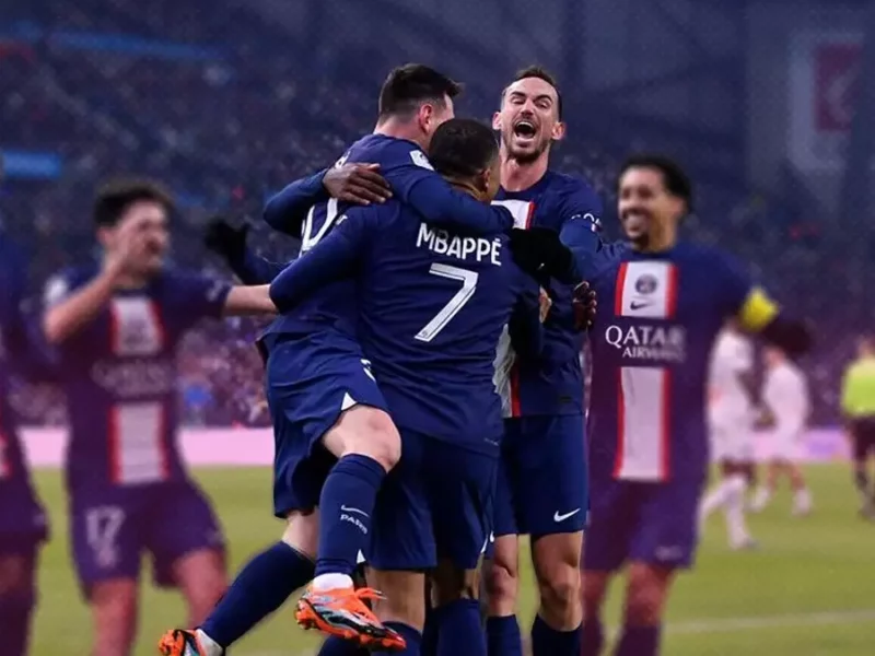 El PSG revive en el clásico francés gracias a Mbappé y Messi