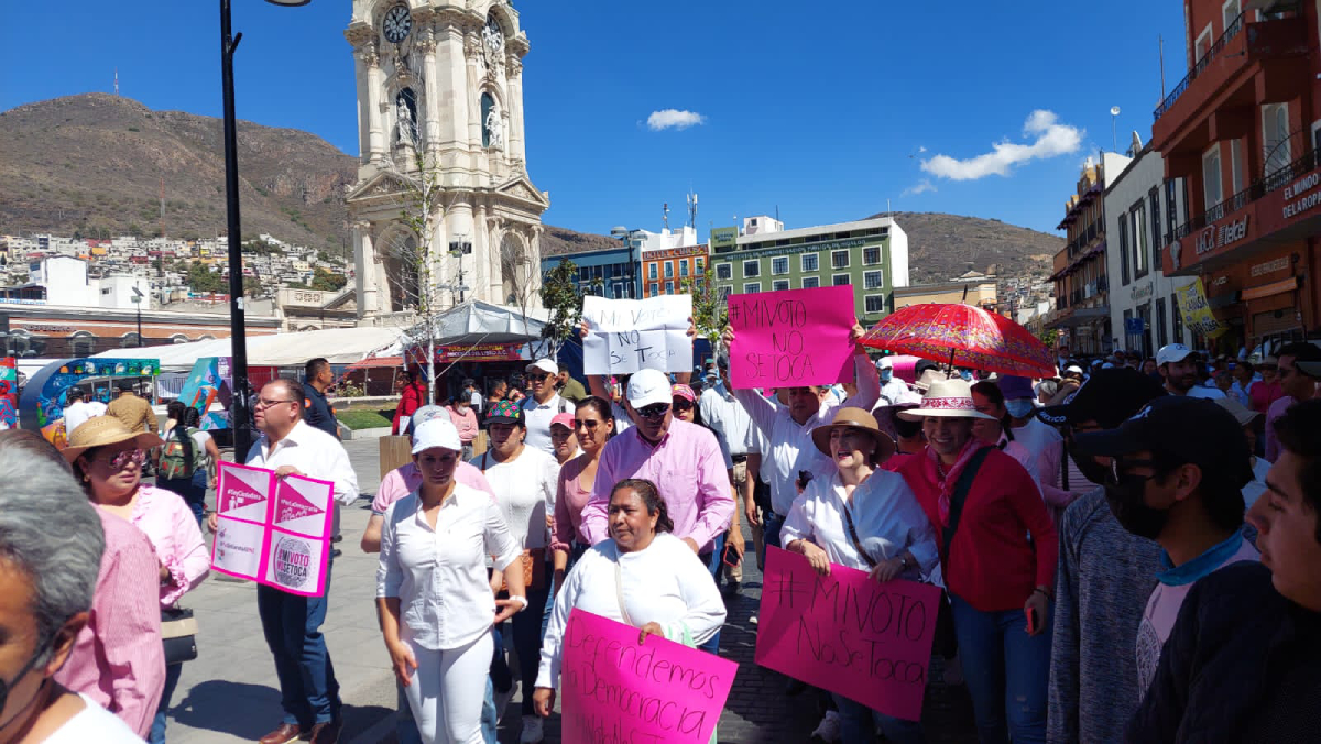 Así fue la marcha a favor del INE en Hidalgo.
