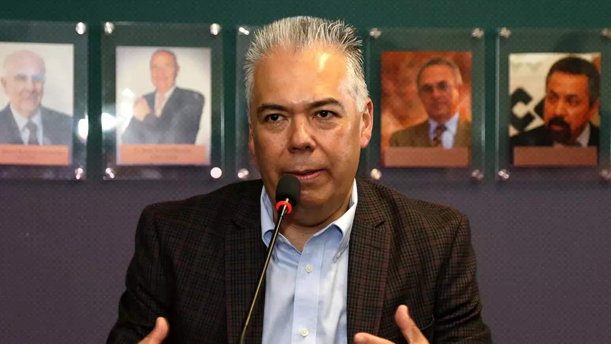 Asegura Ignacio Alarcón que dejará el CCE con finanzas sanas.