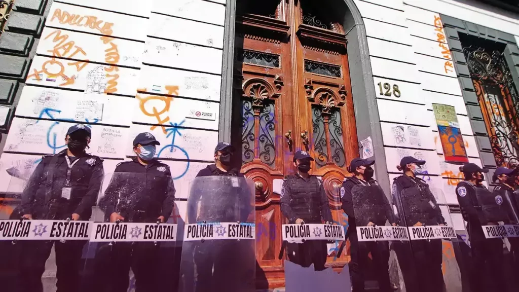Colectivo LGBT protesta en Congreso de Puebla contra reforma “anti infancias trans”