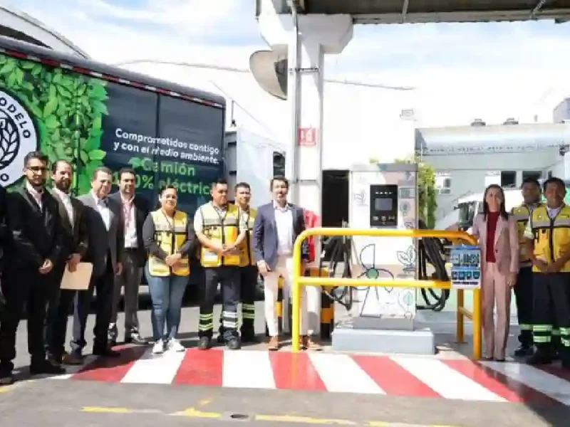 Sheinbaum: El mundo entero va hacia la electromovilidad, para reducir emisiones contaminantes y la capital del país es referente