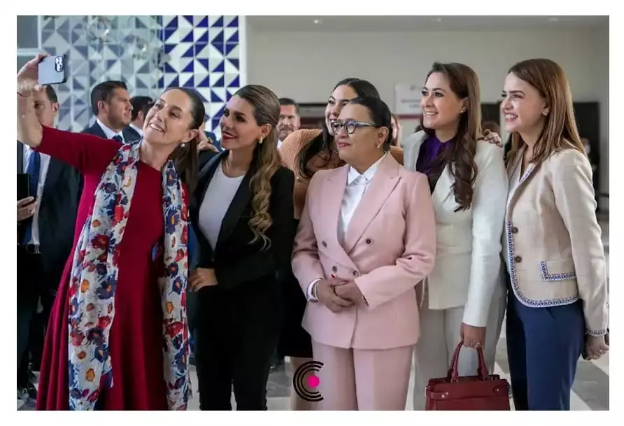 Poblanos al grito de “Claudia”