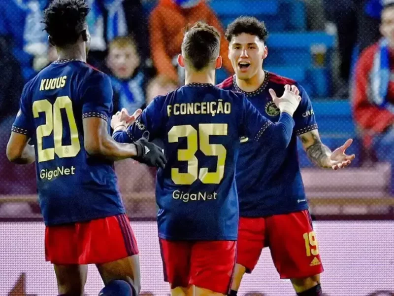 Golazo de Jorge Sánchez en la victoria del Ajax en la Copa de Holanda.