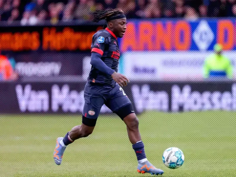 El PSV derrotó al Waalwijk con gol de Bakayoko 