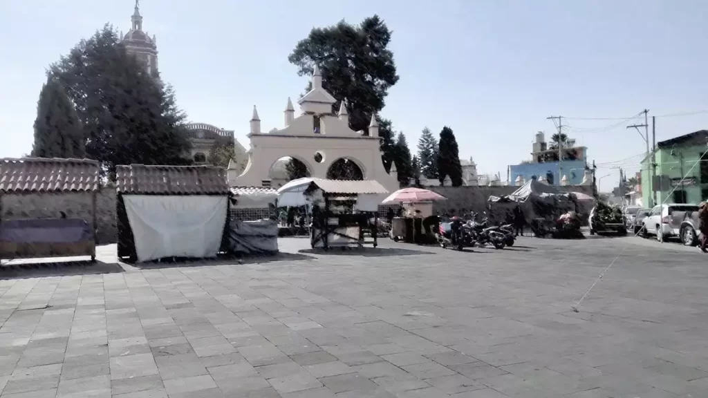 Devolverán empedrado de la plaza cívica de Santa María Tonantzintla