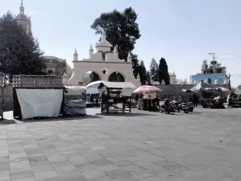 Devolverán empedrado de la plaza cívica de Santa María Tonantzintla