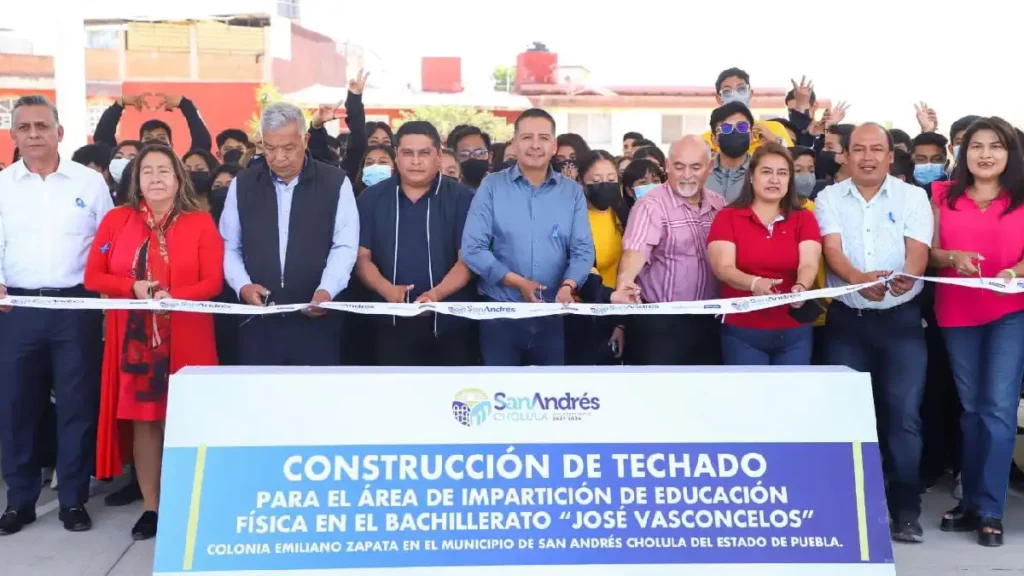 Entrega Mundo Tlatehui el techado del Bachillerato José Vasconcelos