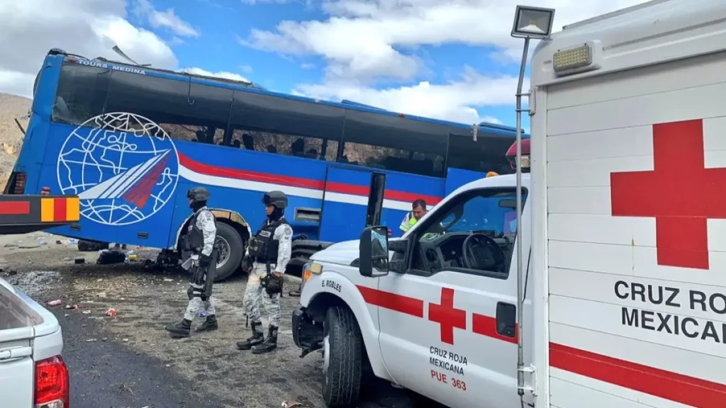 Fiscalía de Tehuacán envía cuerpo de venezolana fallecida en accidente a fosa común.