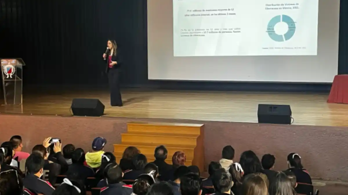 SMDIF Puebla impulsa estrategia de prevención de violencia digital en escuelas