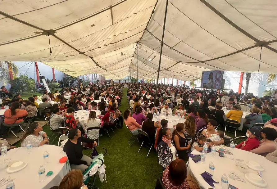 Angélica Alvarado encabeza conmemoración del Día Internacional de la Mujer en Huejotzingo antes más de 2,500 mujeres
