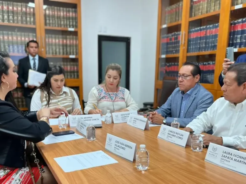 Presenta Comisión procedimiento para entrega de la medalla al mérito docente Juan C. Bonilla