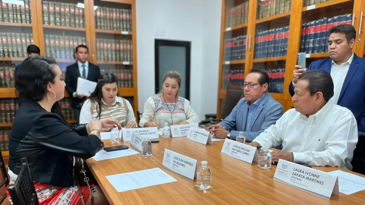 Presenta Comisión procedimiento para entrega de la medalla al mérito docente Juan C. Bonilla