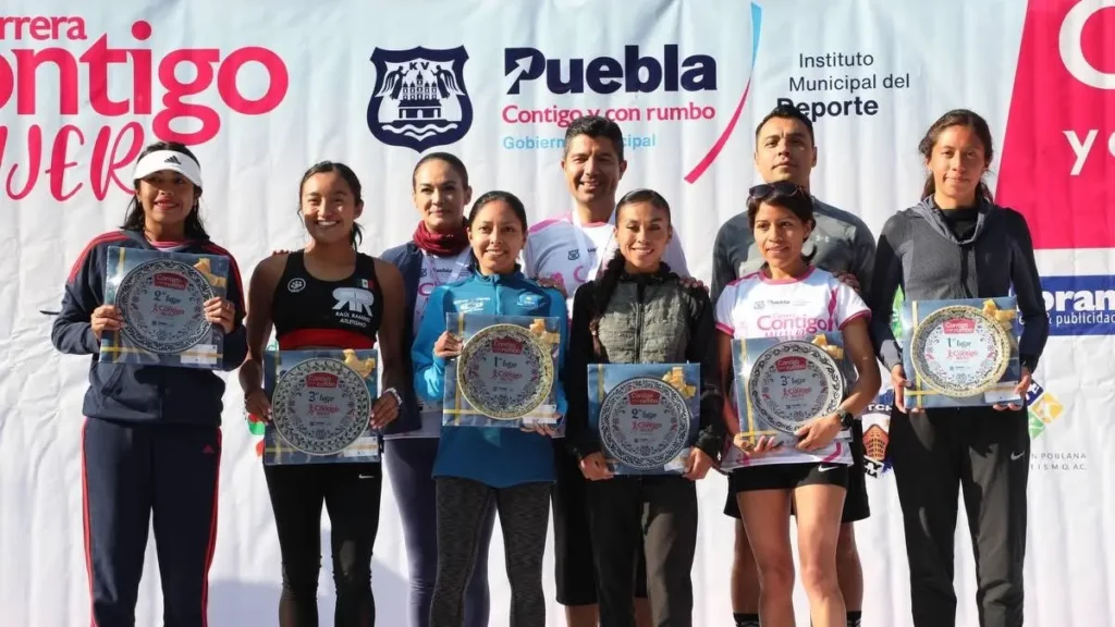 Cindy Meza y Karen Vázquez, campeonas de la Carrera Contigo Mujer 2023.