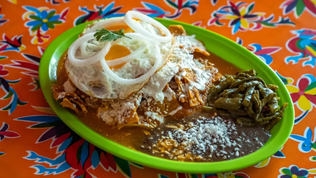 Cocina económica en Hidalgo cobra hasta por cargar tu celular.