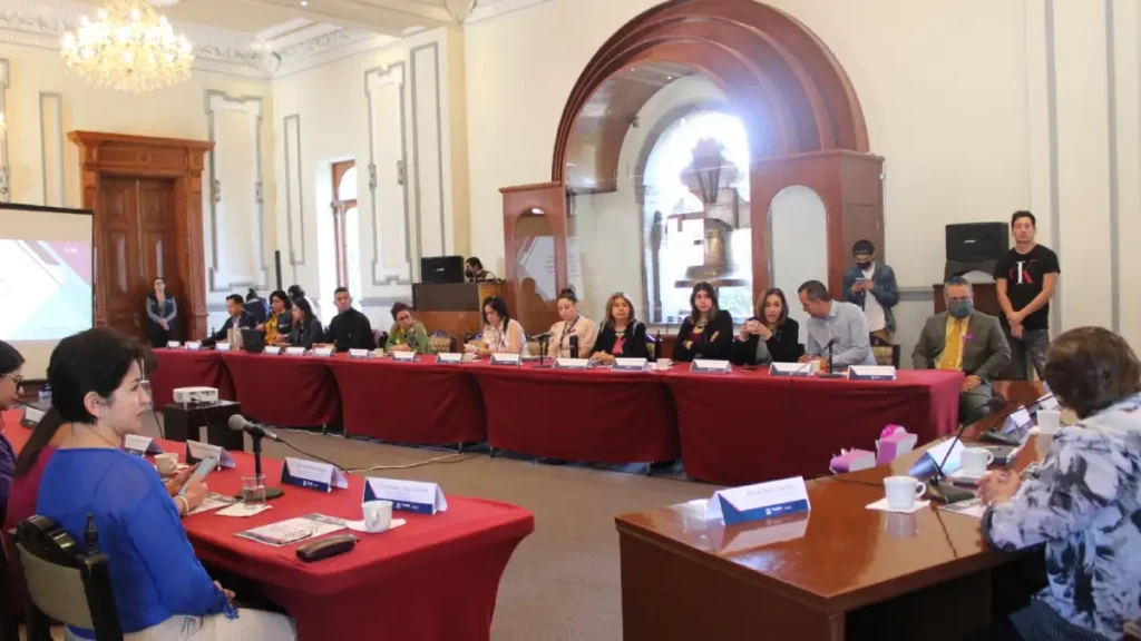 En Ayuntamiento de Puebla se capacitan contra la violencia política hacia las mujeres