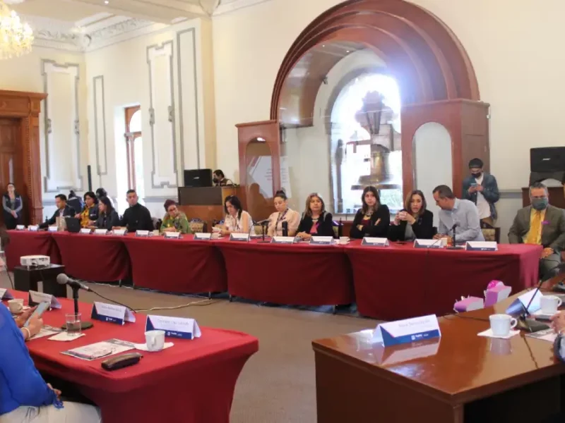 En Ayuntamiento de Puebla se capacitan contra la violencia política hacia las mujeres