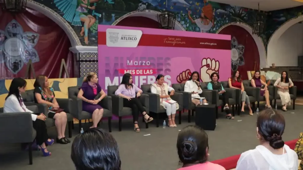 Ariadna Ayala reúne en Atlixco a mujeres destacadas del ámbito político y empresarial.