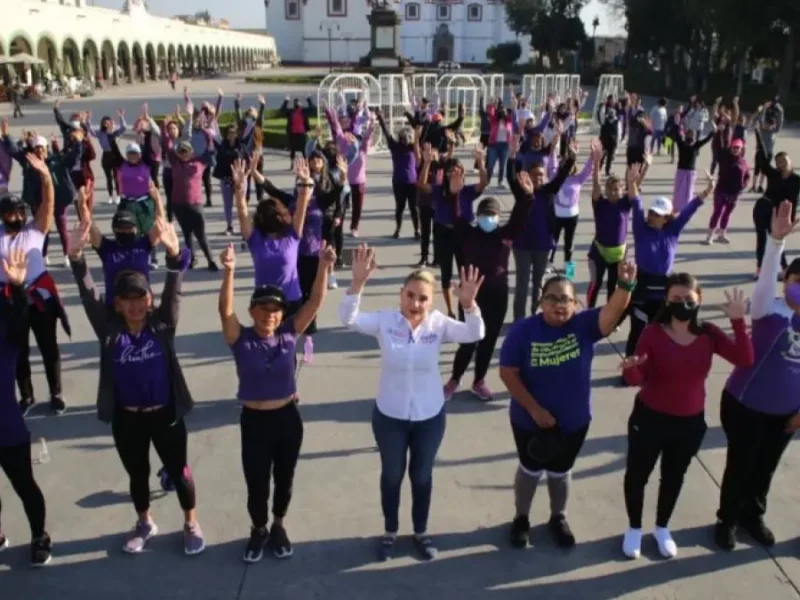 Paola Angon refrenda su compromiso con las cholultecas; conmemora Día Internacional de la Mujer.