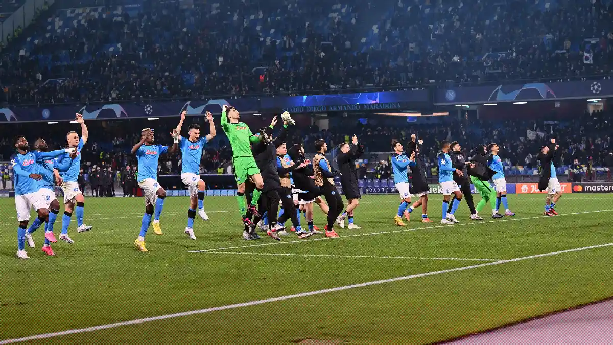 El Real Madrid y Napoli pasan a cuartos de final de la Champions League