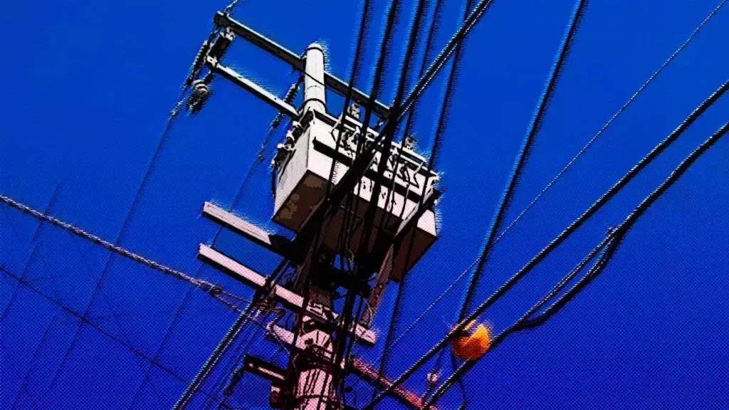 Explota transformador y deja tres colonias de la Ciudad de Puebla sin luz