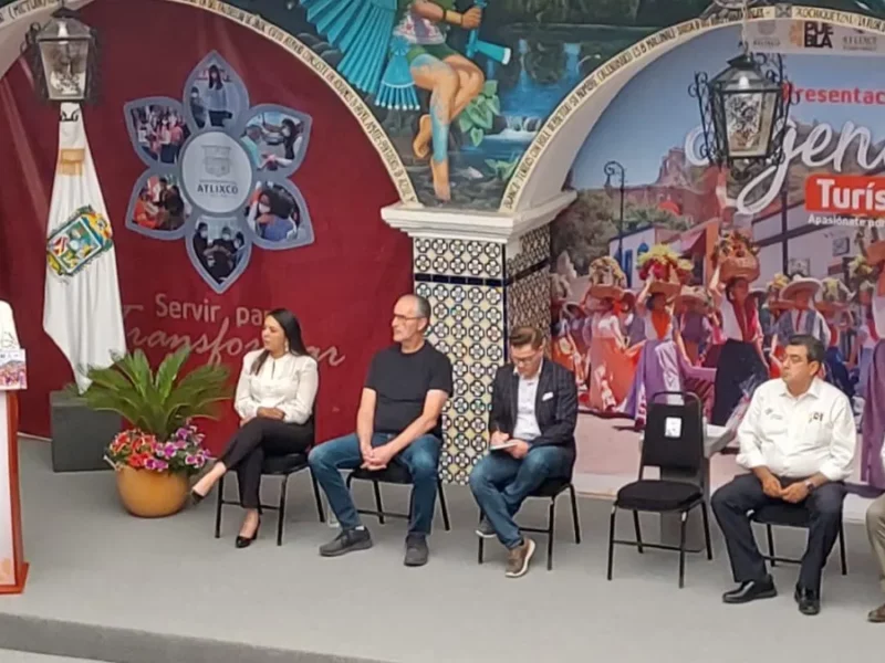 Ayala presenta Agenda Turística 2023 “Apasiónate por Atlixco” al gobernador, Sergio Salomón.