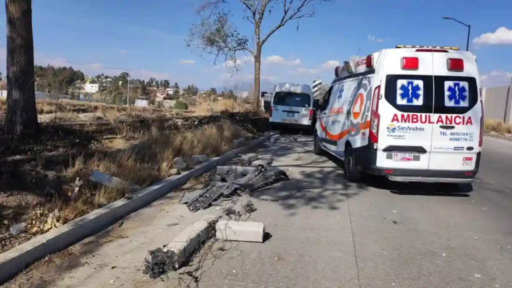 Choque-de-una-ruta-de-transporte-publico-deja-cinco-personas-lesionadas-en-Ocoyucan