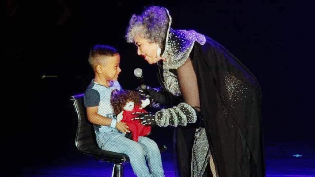 Amanda Miguel cumple el sueño de Chucho y cantan juntos "Castillos" en el Auditorio Nacional