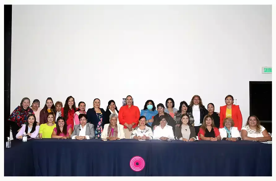 Poblanas llaman a impulsar a una mujer para la gubernatura de Puebla.
