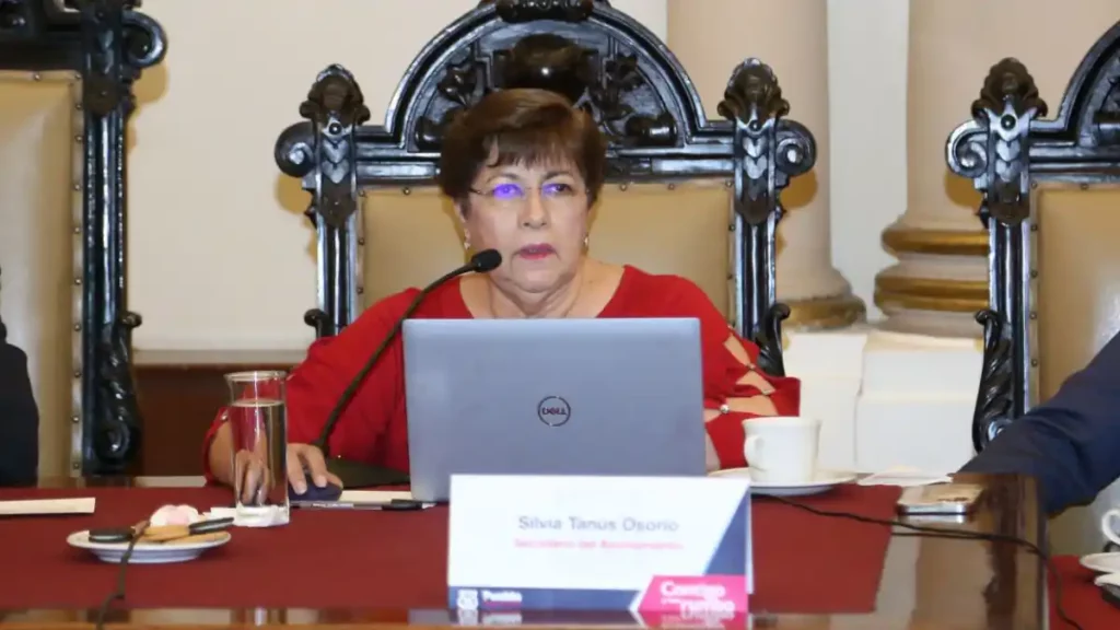 Aprueba cabildo renuncia de secretaria del Ayuntamiento de Puebla