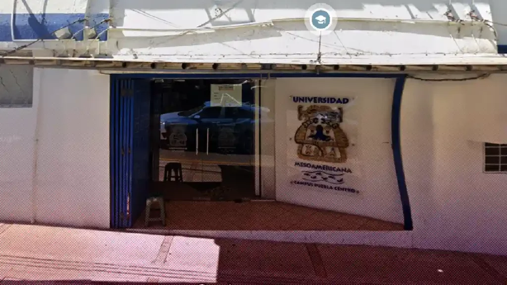 Alumnas de la Universidad Mesoamericana de Puebla se manifiestan; exigen mejores condiciones educativas