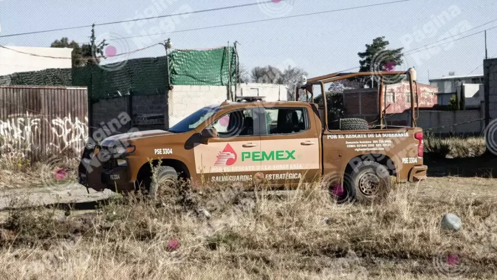 Huachicoleros atacan a personal de PEMEX en Xonacatepec; hay dos heridos.