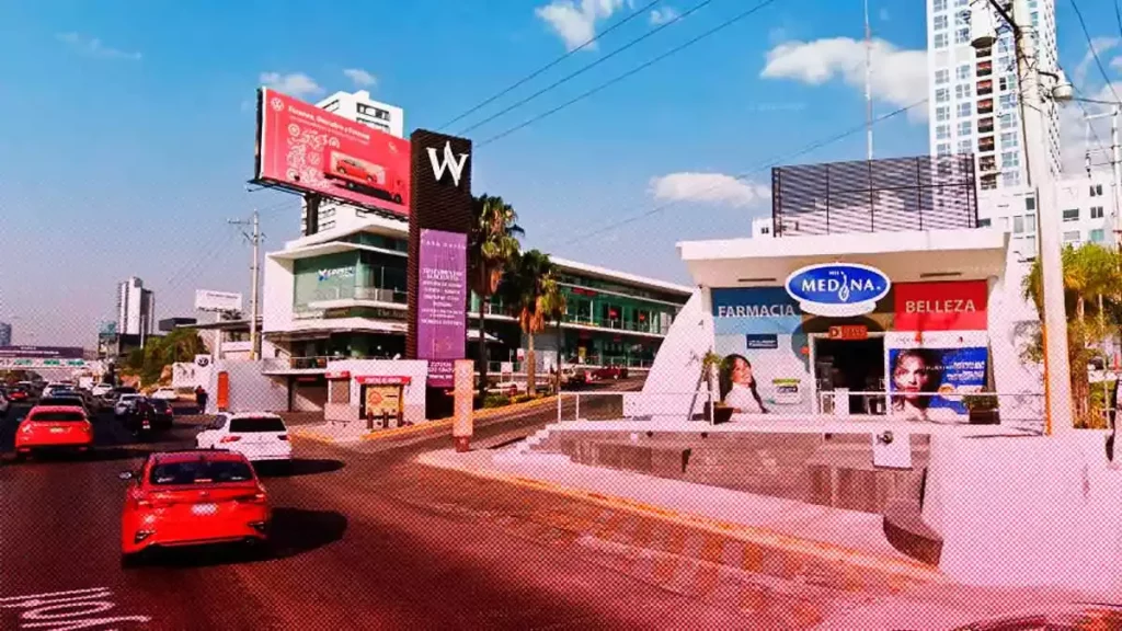 Dan-golpiza-a-una-joven-al-salir-de-karaoke-en-Plaza-W