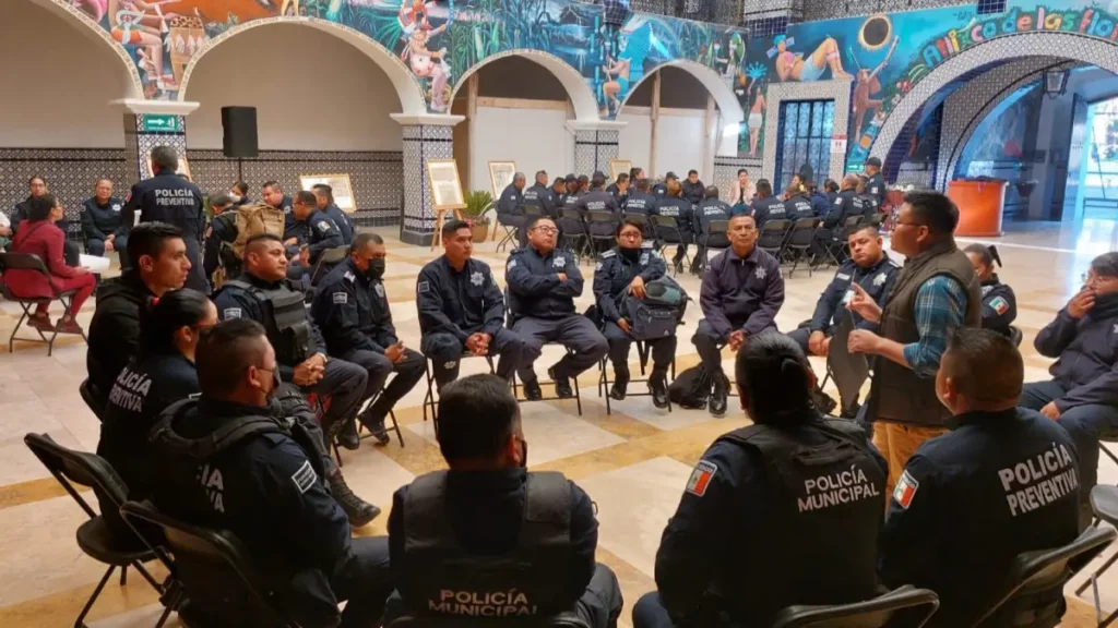 Gobierno de Atlixco capacita a policías en primeros auxilios psicológicos.