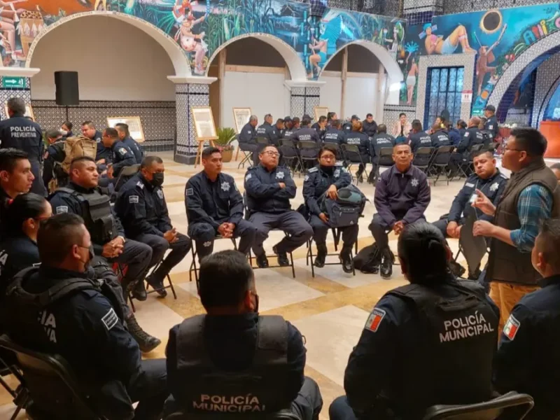 Gobierno de Atlixco capacita a policías en primeros auxilios psicológicos.
