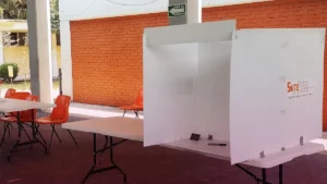 Acusan robo de urnas en elección del SNTE en Puebla.