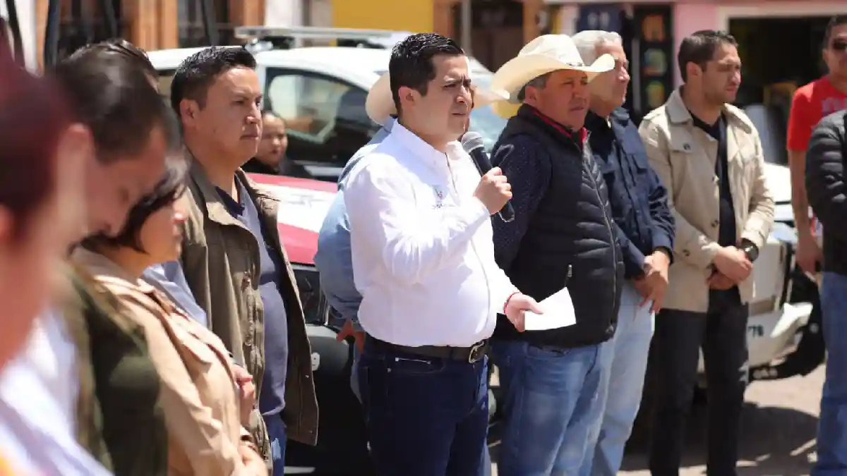 Lorenzo Rivera, hace entrega de patrullas a Juntas Auxiliares y convoca a reclutamiento