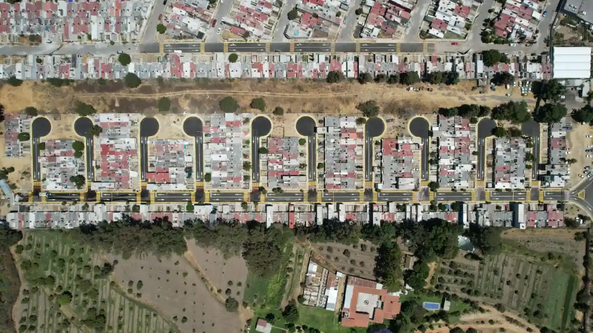 Ariadna Ayala realiza obra histórica en polígono 3 del Fraccionamiento Valle Real en Atlixco.