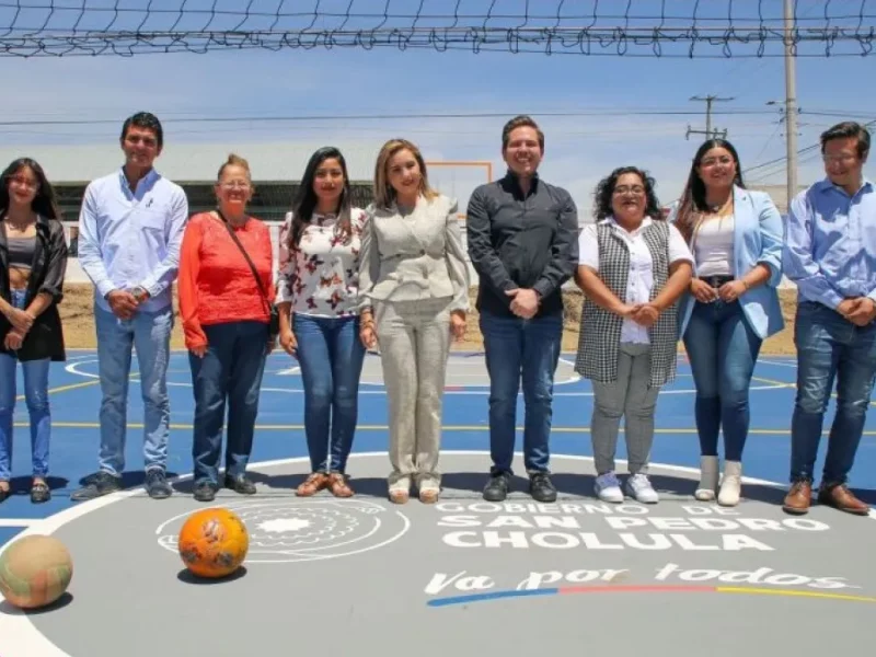Paola Angon cumple compromiso con la rehabilitación de la Unidad Deportiva Manantiales.