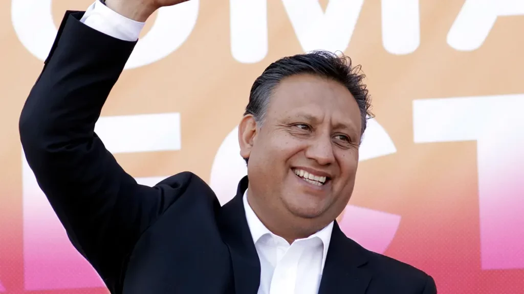 José Luis González y Alfredo Gómez toman protesta como dirigentes del SNTE 23 y 51