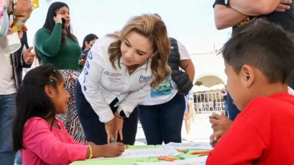 La niñez cholulteca festejó su día con alegría junto a Paola Angon y María de la Barreda.